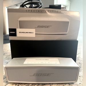 Bose SoundLink Mini II Special Edition Luxe Silver